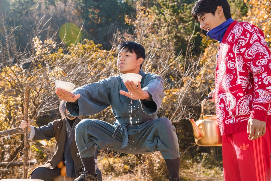 Phim lễ 30/4 “Đầu gấu đụng đầu đất” có hài ngang ngửa “Bỗng dưng trúng số”?