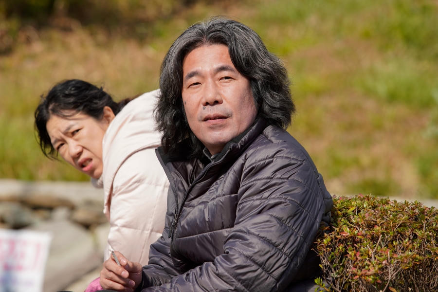 Phim lễ 30/4 “Đầu gấu đụng đầu đất” có hài ngang ngửa “Bỗng dưng trúng số”?