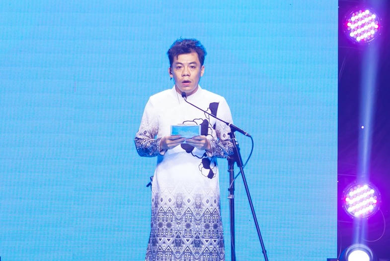 Vương miện 2 tỷ của Hoa hậu Du lịch Bản sắc Việt Nam 2023 do cô bé 10 tuổi thiết kế