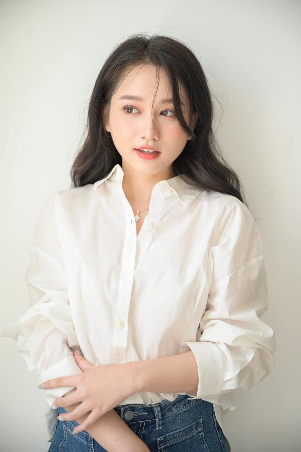 Hà Lan - Nàng thơ “Mắt biếc” chuyển nghề bán cơm Tấm