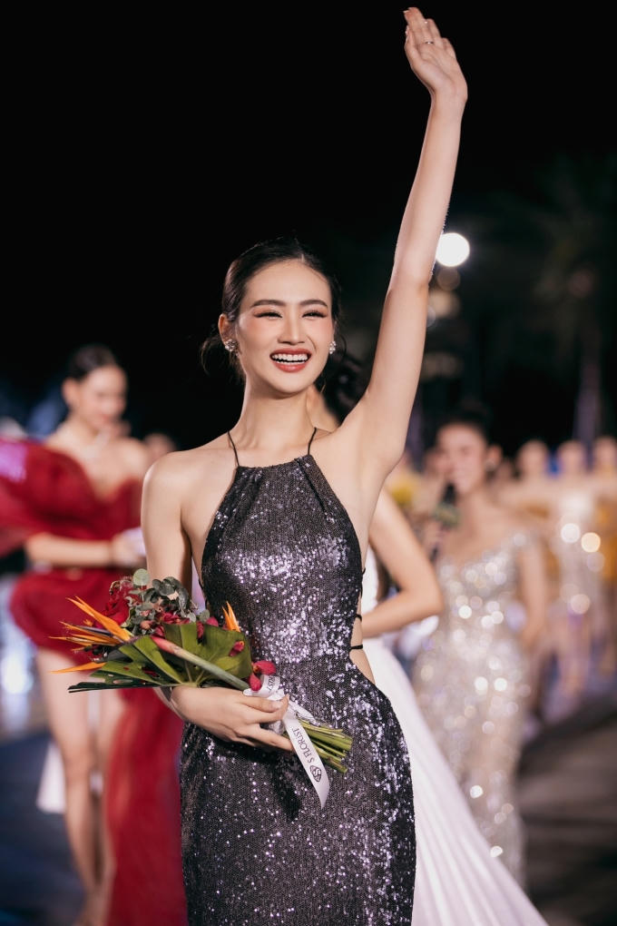 Sắc vóc gợi cảm của Tân Miss World Vietnam 2023 - Huỳnh Trần Ý Nhi