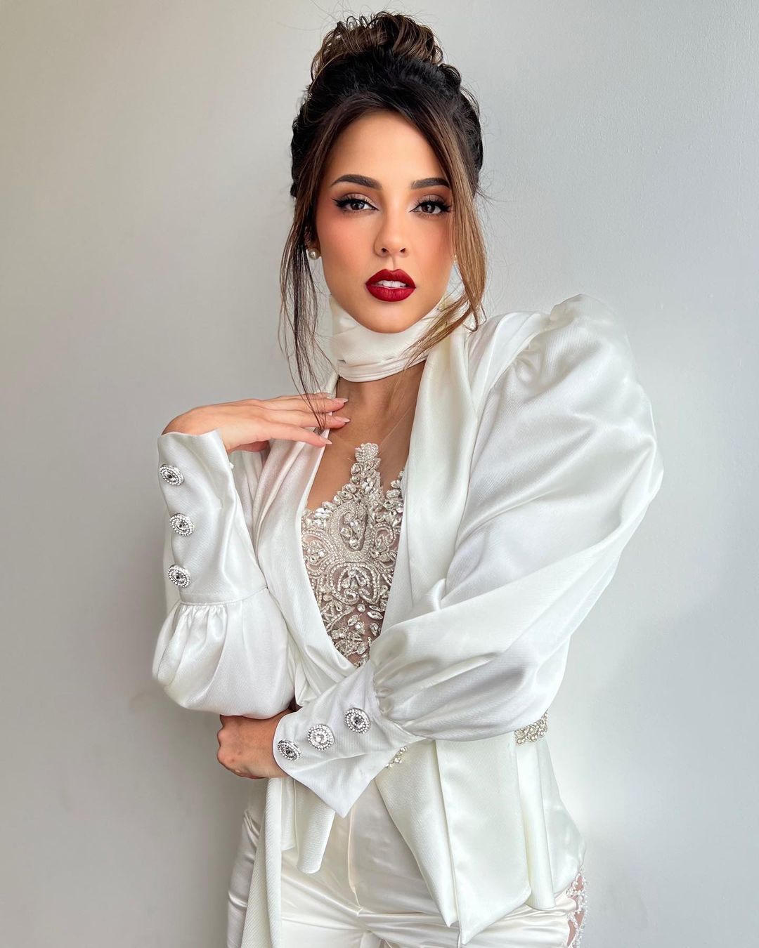 Nhan sắc, học vấn nổi trội của Tân Miss Grand International 2023