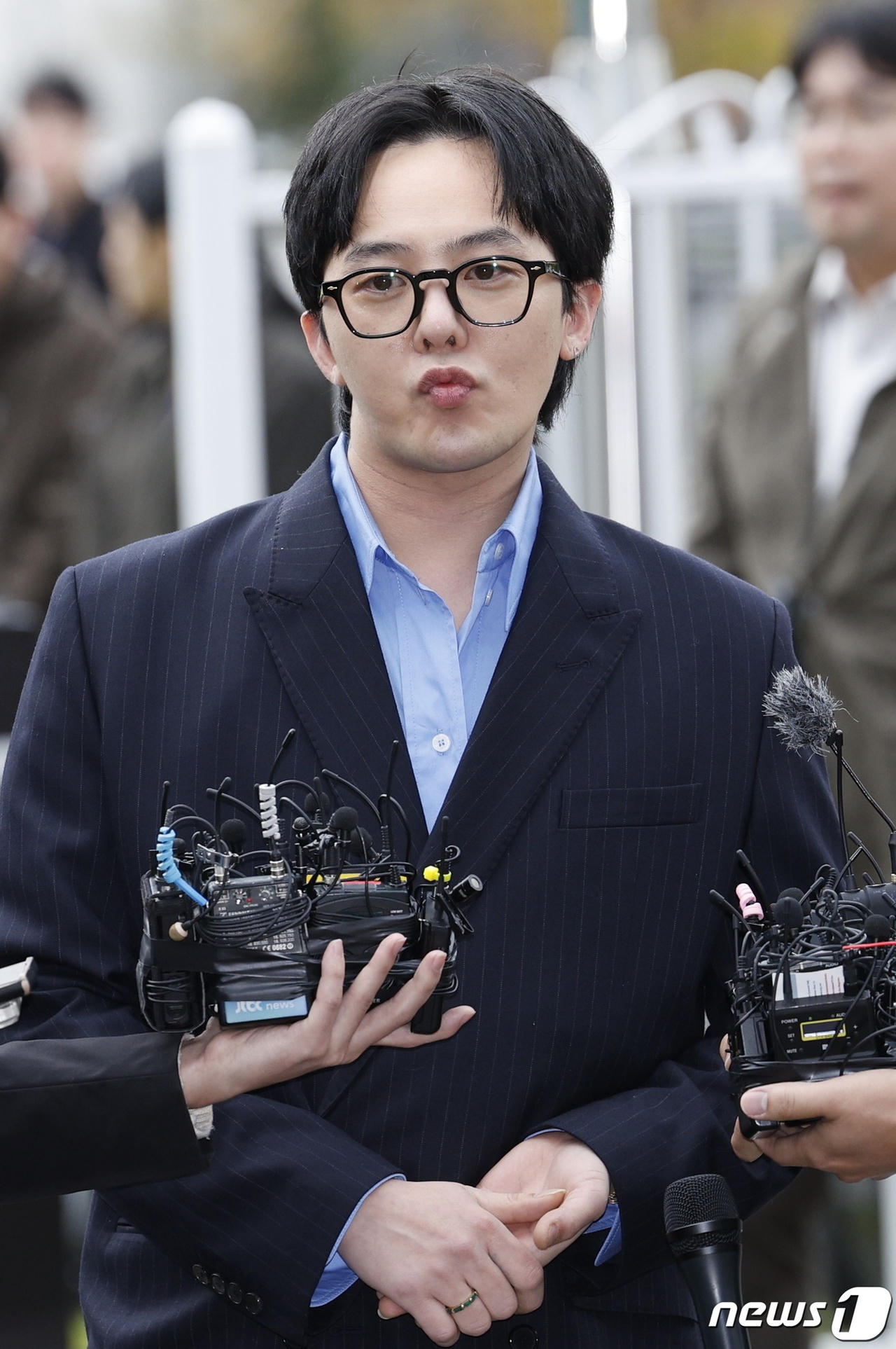 G-Dragon (Big Bang) test nhanh âm tính, sẵn sàng nộp điện thoại để phục vụ điều tra