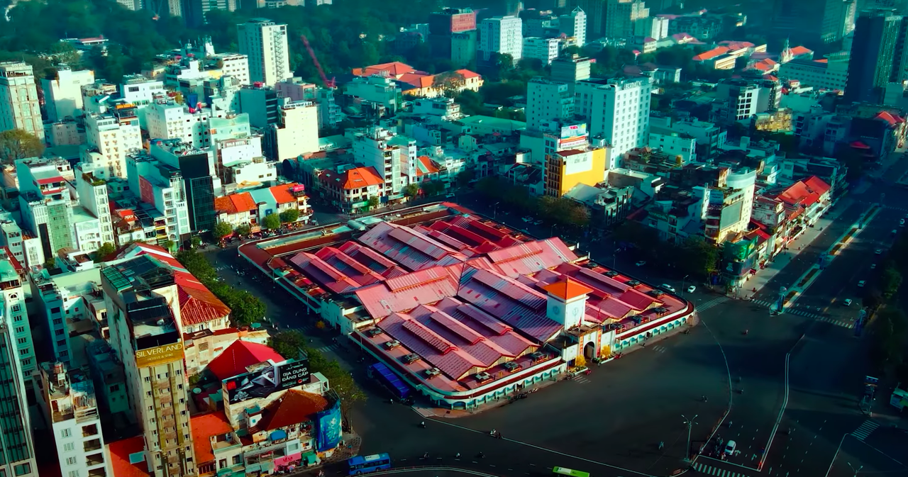 MC Hồng Phúc quảng bá du lịch Việt Nam qua MV đầu tay