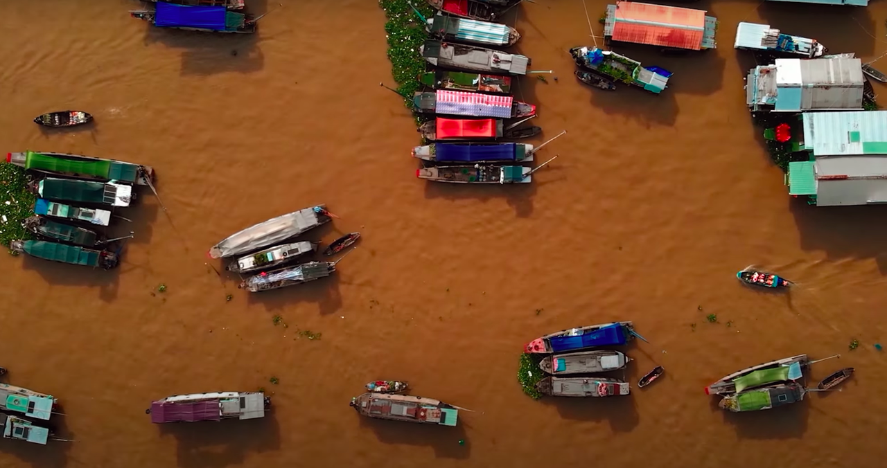 MC Hồng Phúc quảng bá du lịch Việt Nam qua MV đầu tay