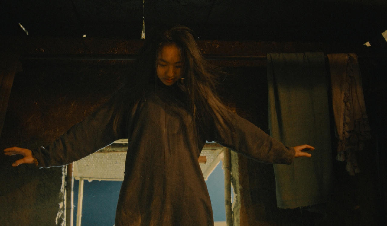 Lan Phương được mong chờ, Hoàng Hà “lột xác” ma mị ở phim điện ảnh mới 