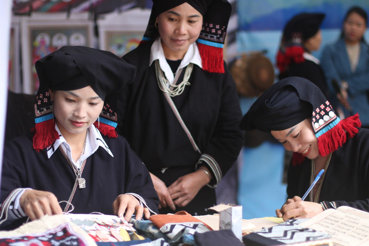 Quảng bá di sản văn hóa bản địa tại Ngày hội Đà Bắc, Hòa Bình