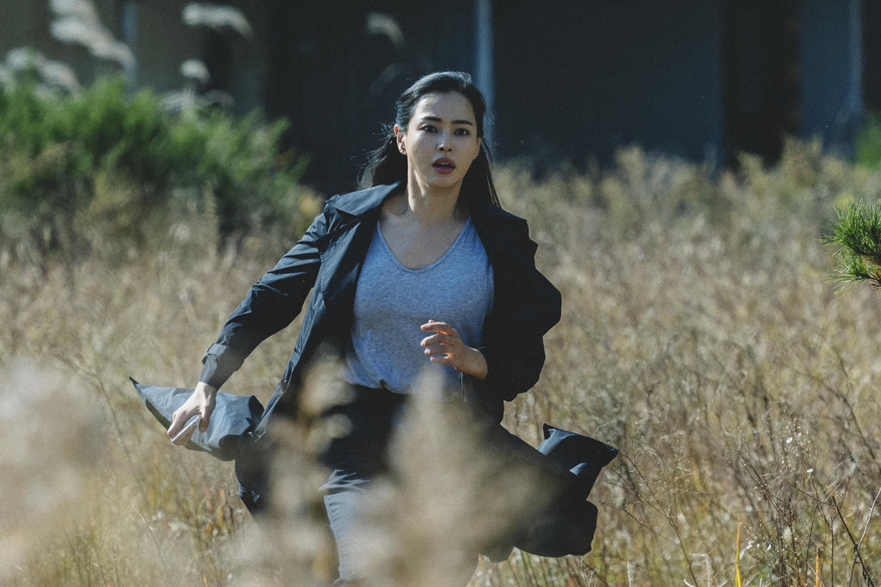 Phim điện ảnh Hàn được đầu tư 1.300 tỷ đồng của Kim Woo Bin, Kim Tae Ri trở lại rạp Việt