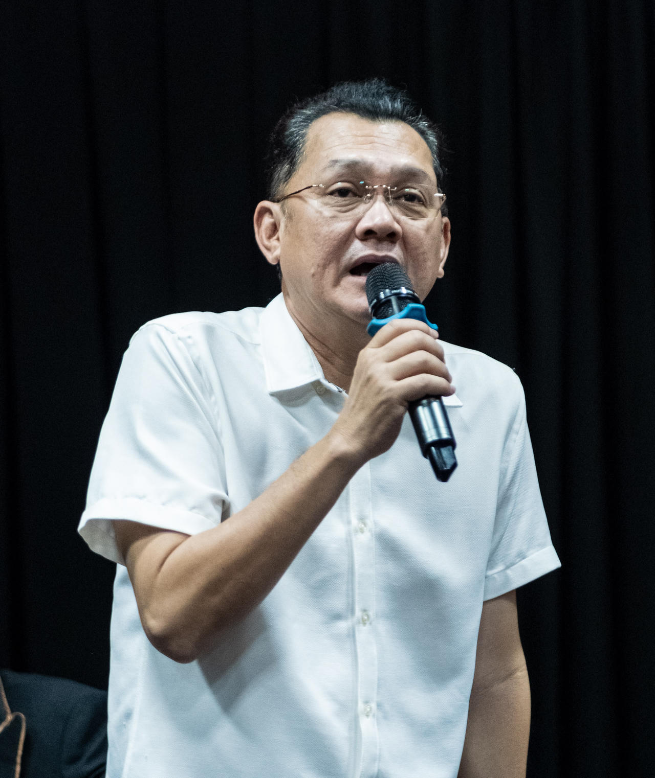 Cát-sê không bằng một đêm diễn, NSƯT Kim Tử Long vẫn vui vẻ đóng phim về cải lương