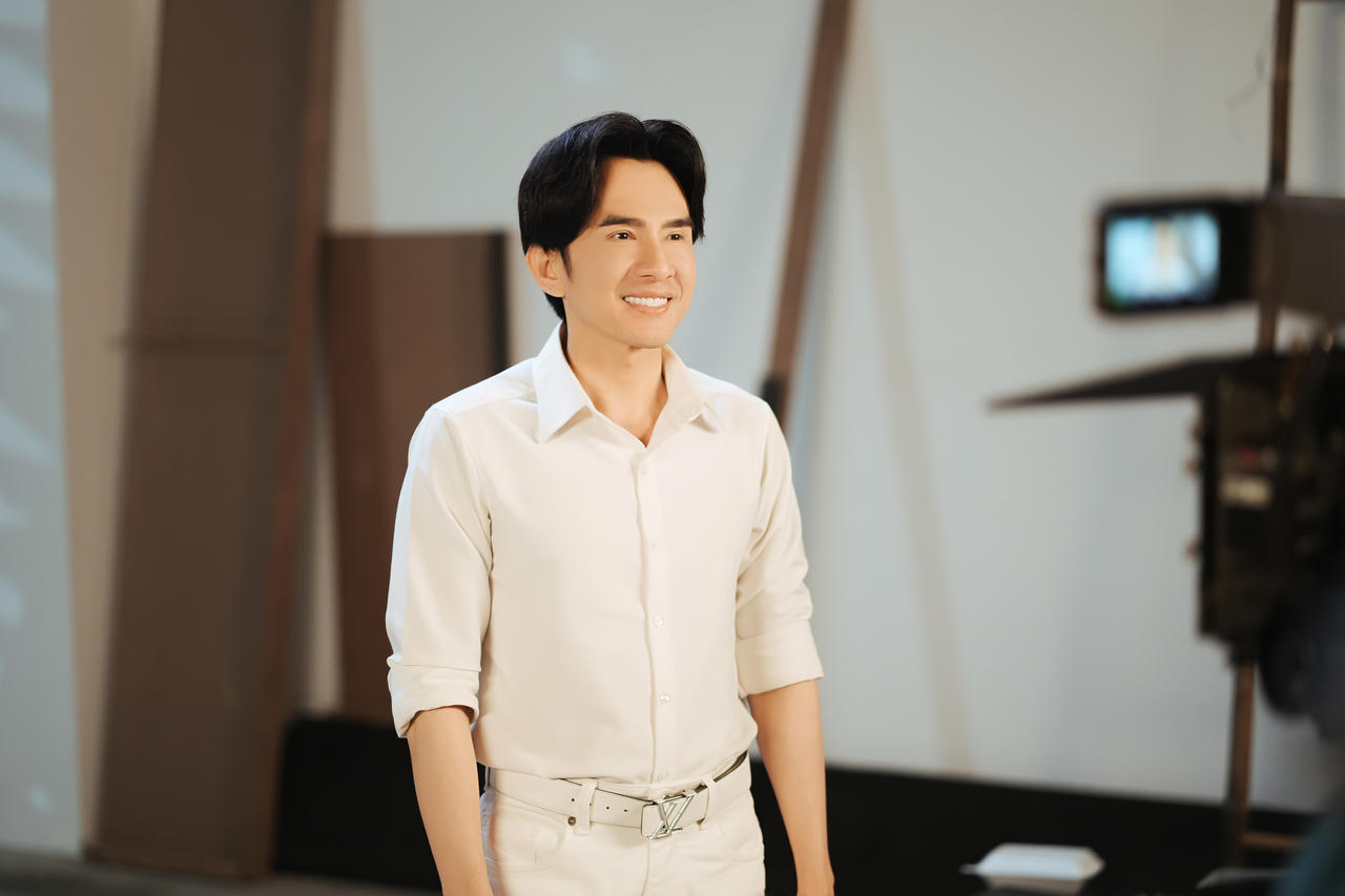 Đan Trường kín lịch diễn vẫn nhận lời đóng phim Tết