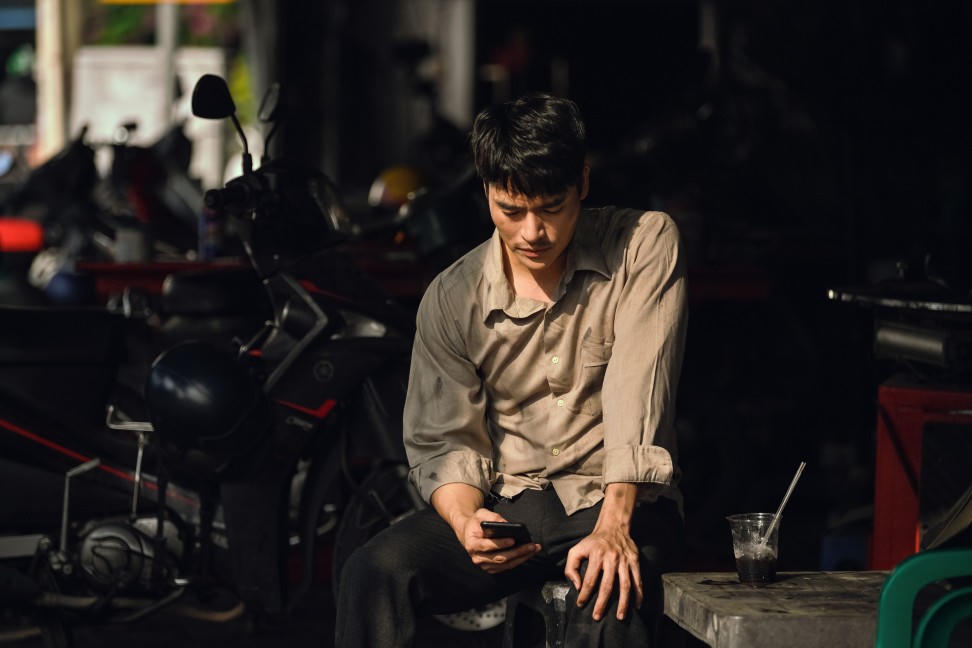 Đàm Vĩnh Hưng hóa chủ phòng trọ, mang Tết về cho xóm nghèo 