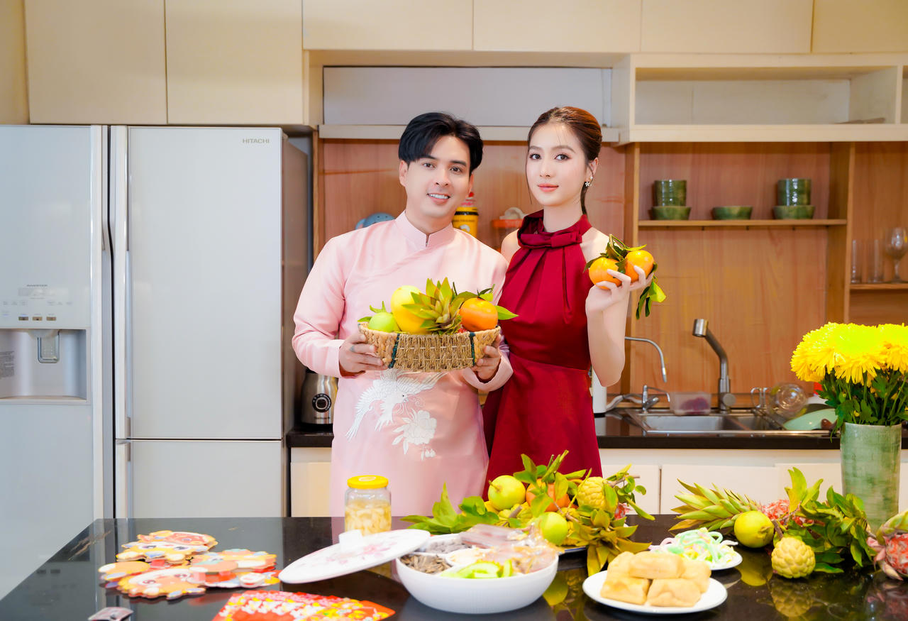 Hồ Quang Hiếu đón Tết đầu tiên bên vợ