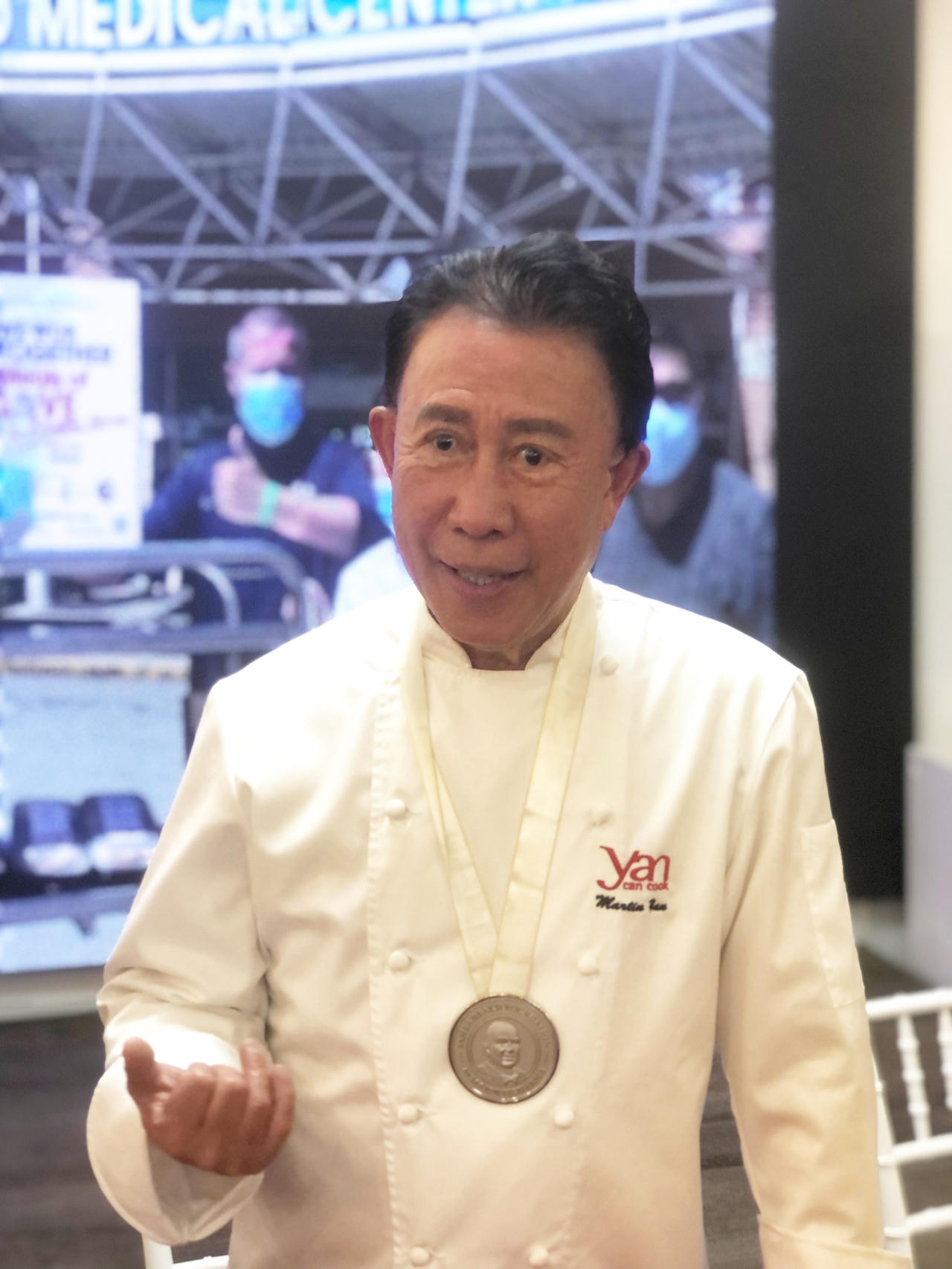 Đầu bếp Yan Can Cook trở lại Việt Nam làm từ thiện