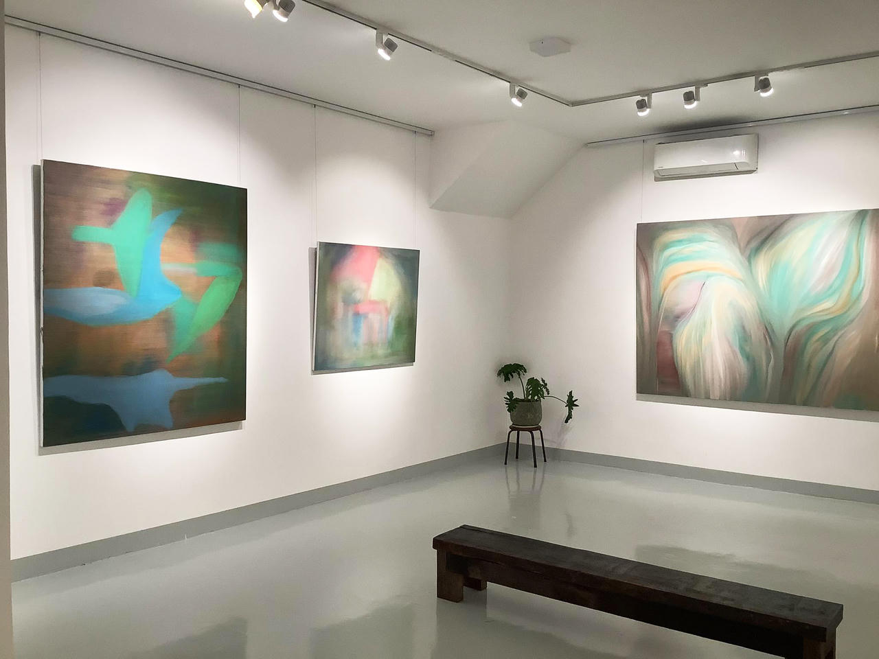 Bùi Chát tổ chức triển lãm cá nhân “Vùng lụa”