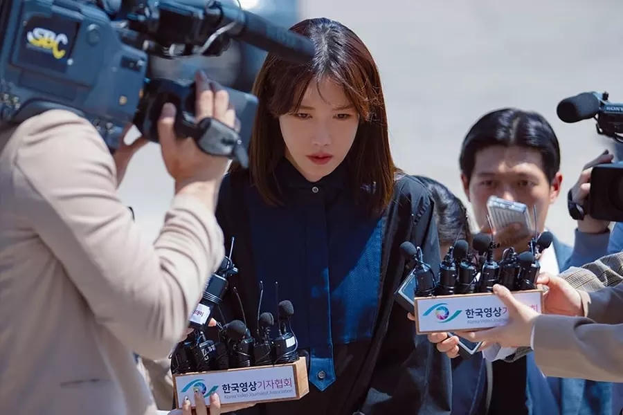 “Cú ngã ngựa” không ngờ tới của Song Joong Ki, Park Shin Hye