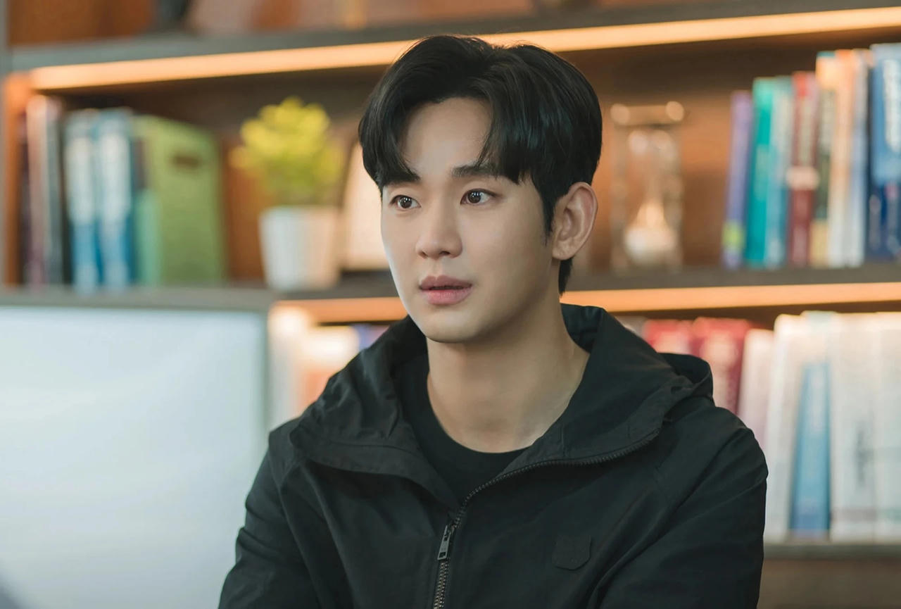 Kim Soo Hyun nhận cát-sê hơn 236 tỷ đồng khi đóng “Queen of Tears”?