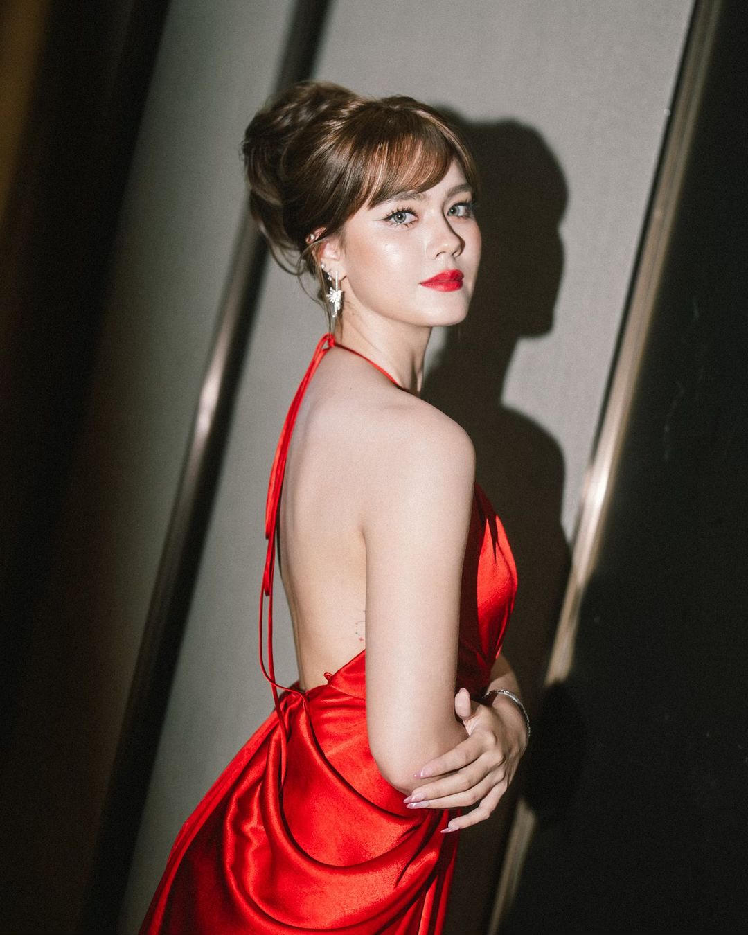 Phim cán mốc 1 triệu USD, sao Thái Lan xác nhận 'bay' sang Việt Nam ăn mừng