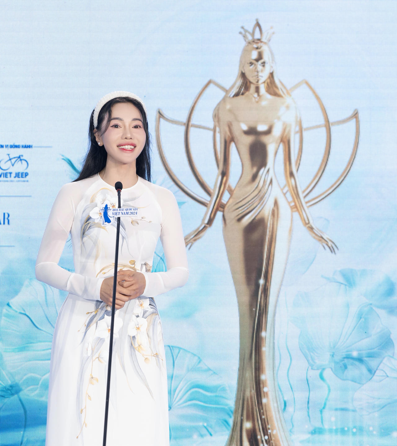 Hoa hậu Quốc gia Việt Nam sẽ mặc áo dài, khoác phượng bào khi đăng quang