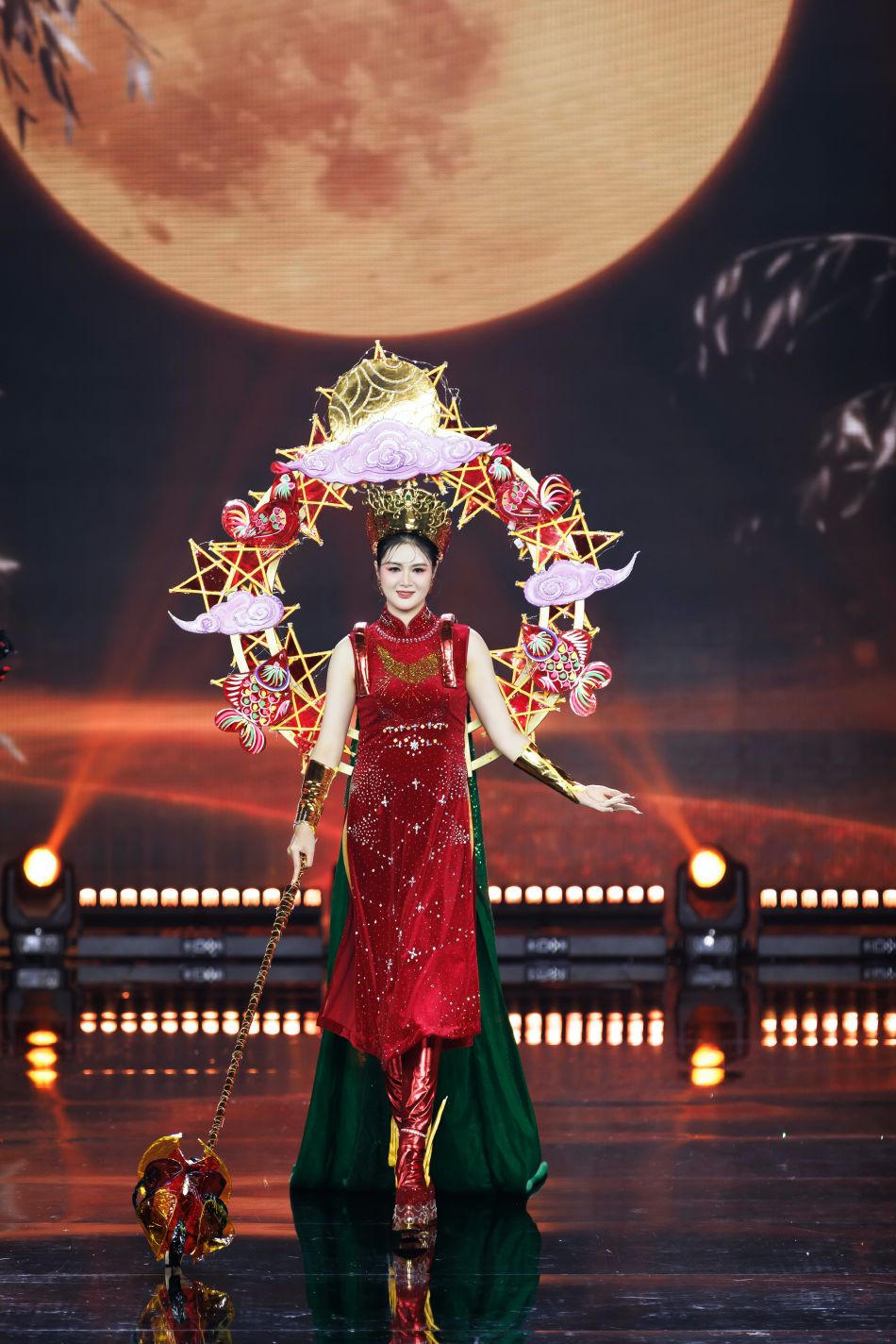 Truyện dân gian, ký ức tuổi thơ tái hiện tại Hoa hậu Quốc gia Việt Nam 