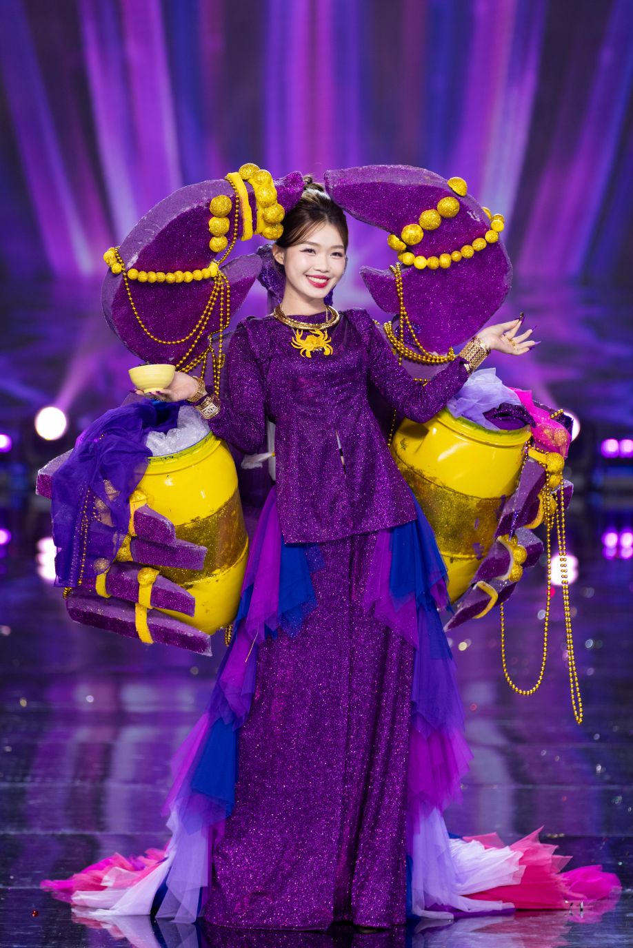 Truyện dân gian, ký ức tuổi thơ tái hiện tại Hoa hậu Quốc gia Việt Nam 