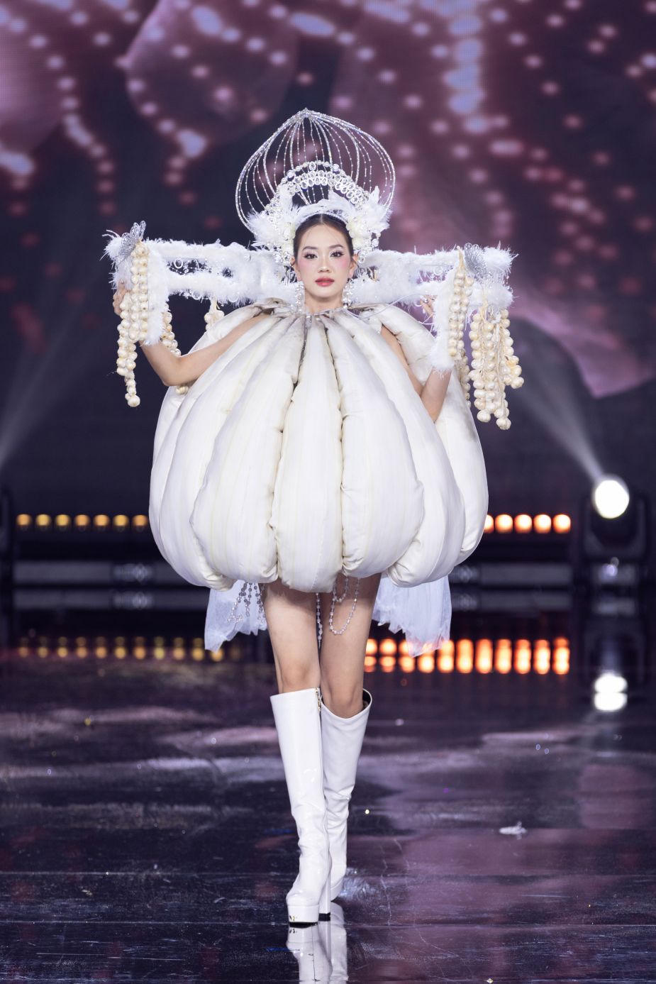 Truyện dân gian, ký ức tuổi thơ tái hiện tại Hoa hậu Quốc gia Việt Nam 