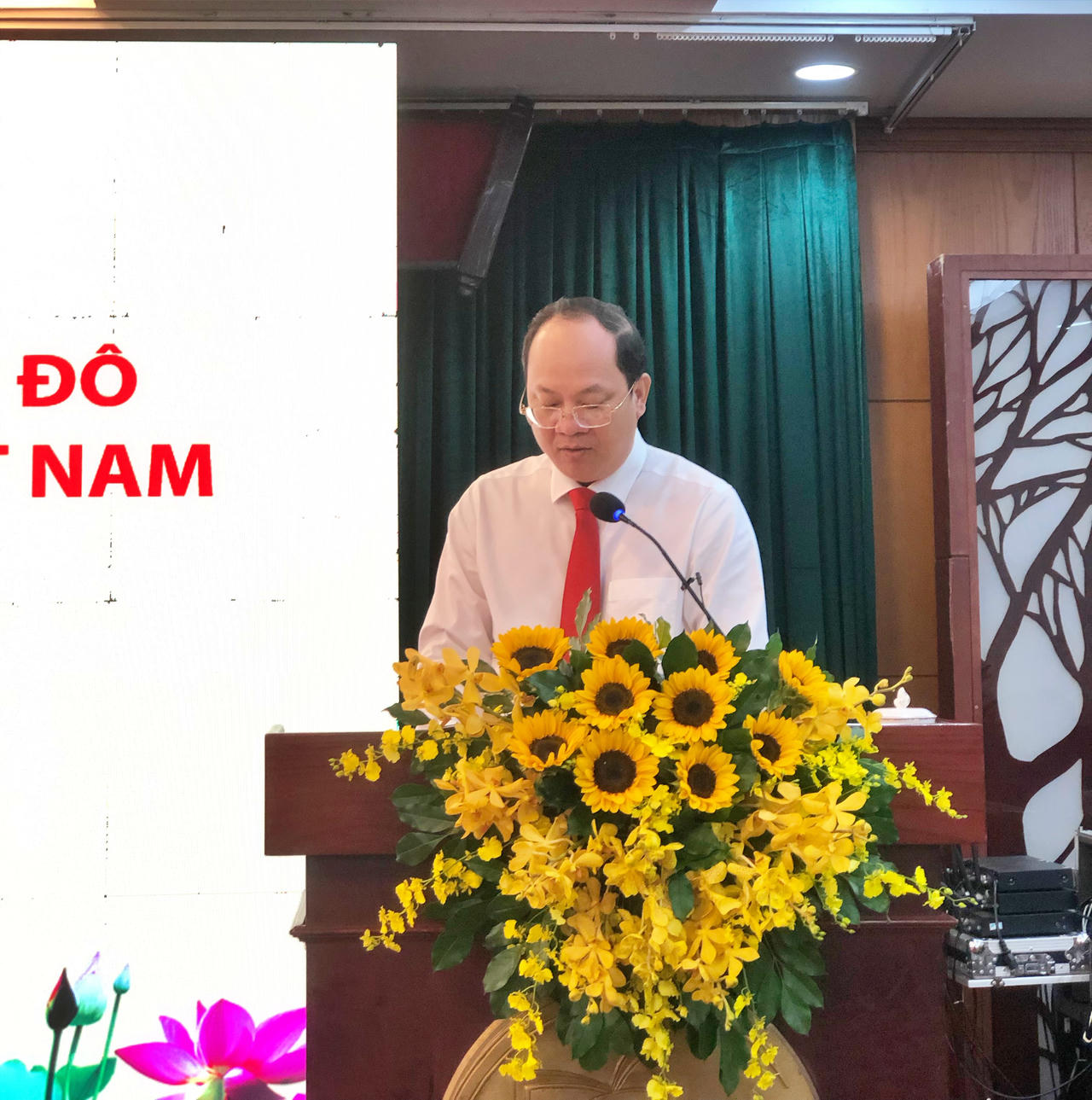 Nhà giáo đi B, nhà giáo nội đô TP HCM ôn kỷ niệm xưa 