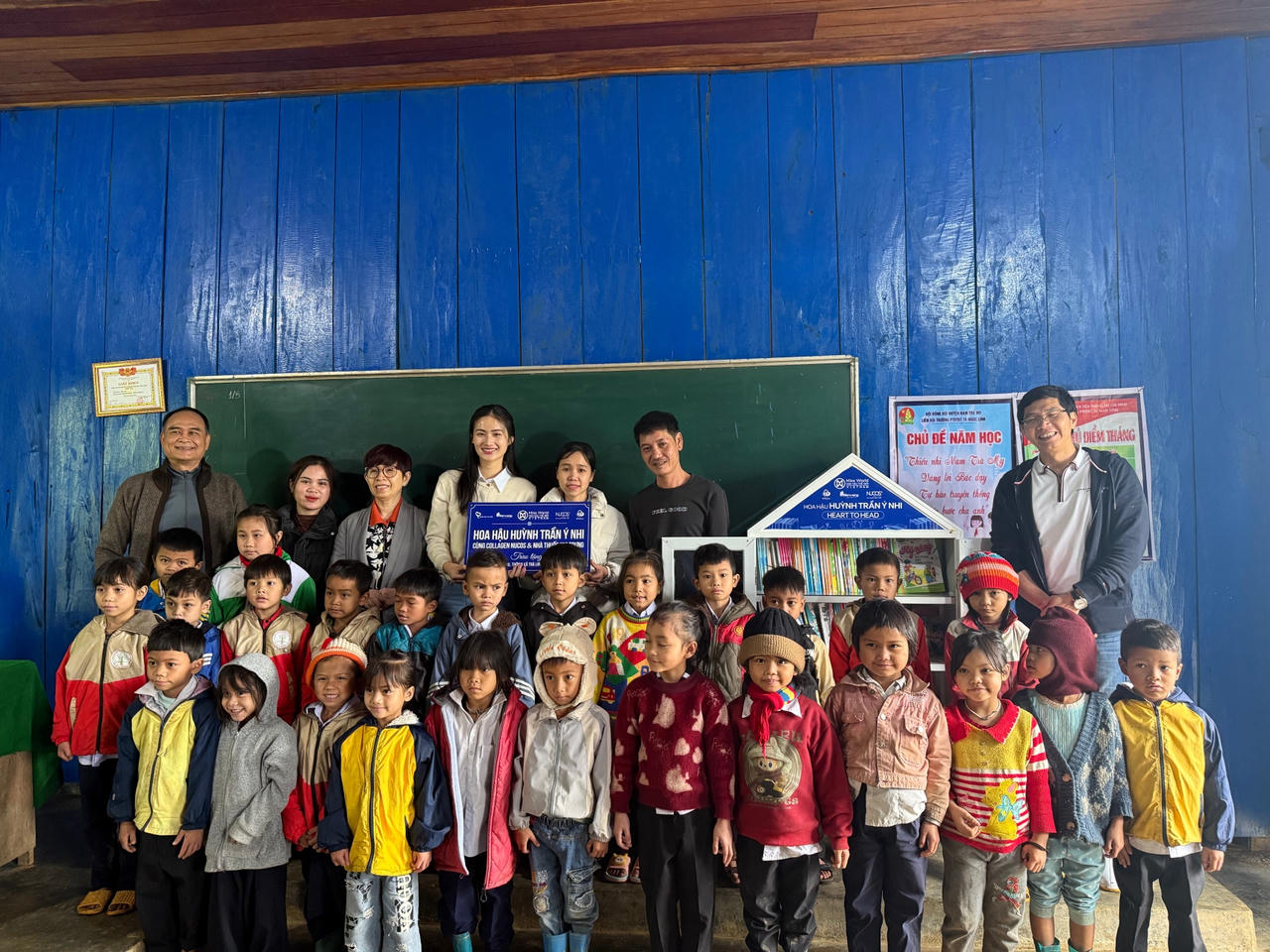 Ý Nhi sang Ấn Độ thi Miss World lần thứ 72