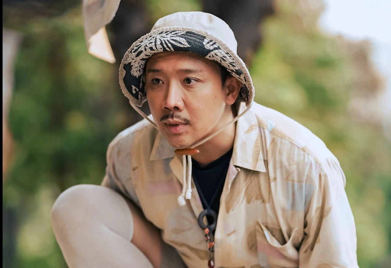 Phim Tết “Bộ tứ báo thủ” của Trấn Thành gây tranh cãi vẫn thu 100 tỷ đồng