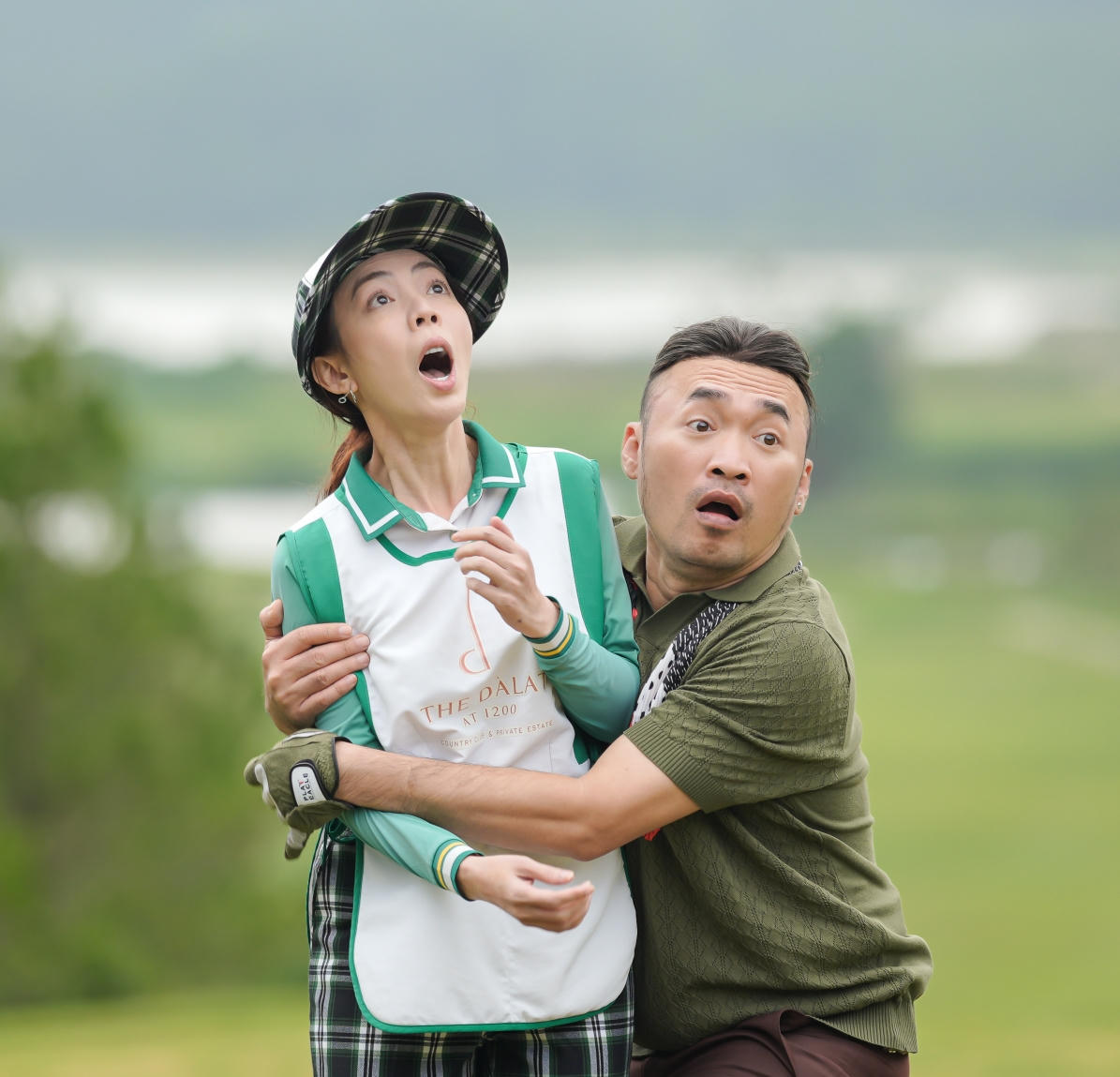 'Nụ hôn bạc tỷ' của Thu Trang vượt mốc doanh thu 100 tỷ đồng