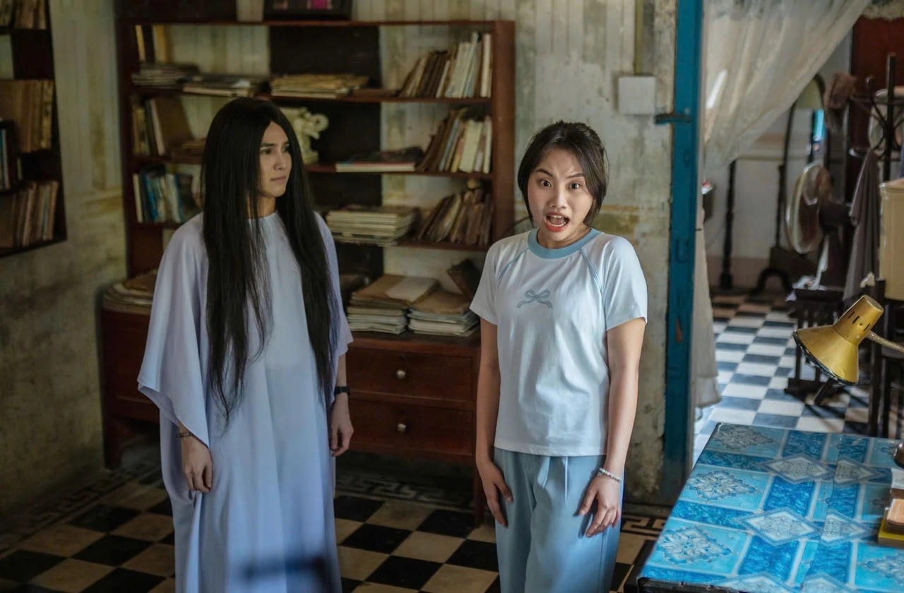 'Nhà gia tiên' sắp cán mốc 200 tỷ, lọt top 10 phim Việt ăn khách 