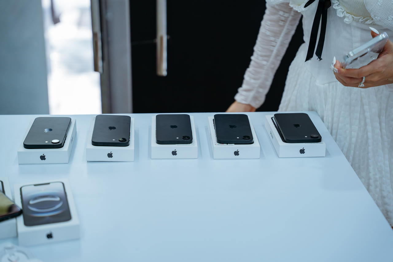 Sở hữu iPhone 16e tại Di Động Việt, độc quyền trả góp: Cam kết không lãi, không phí phát sinh