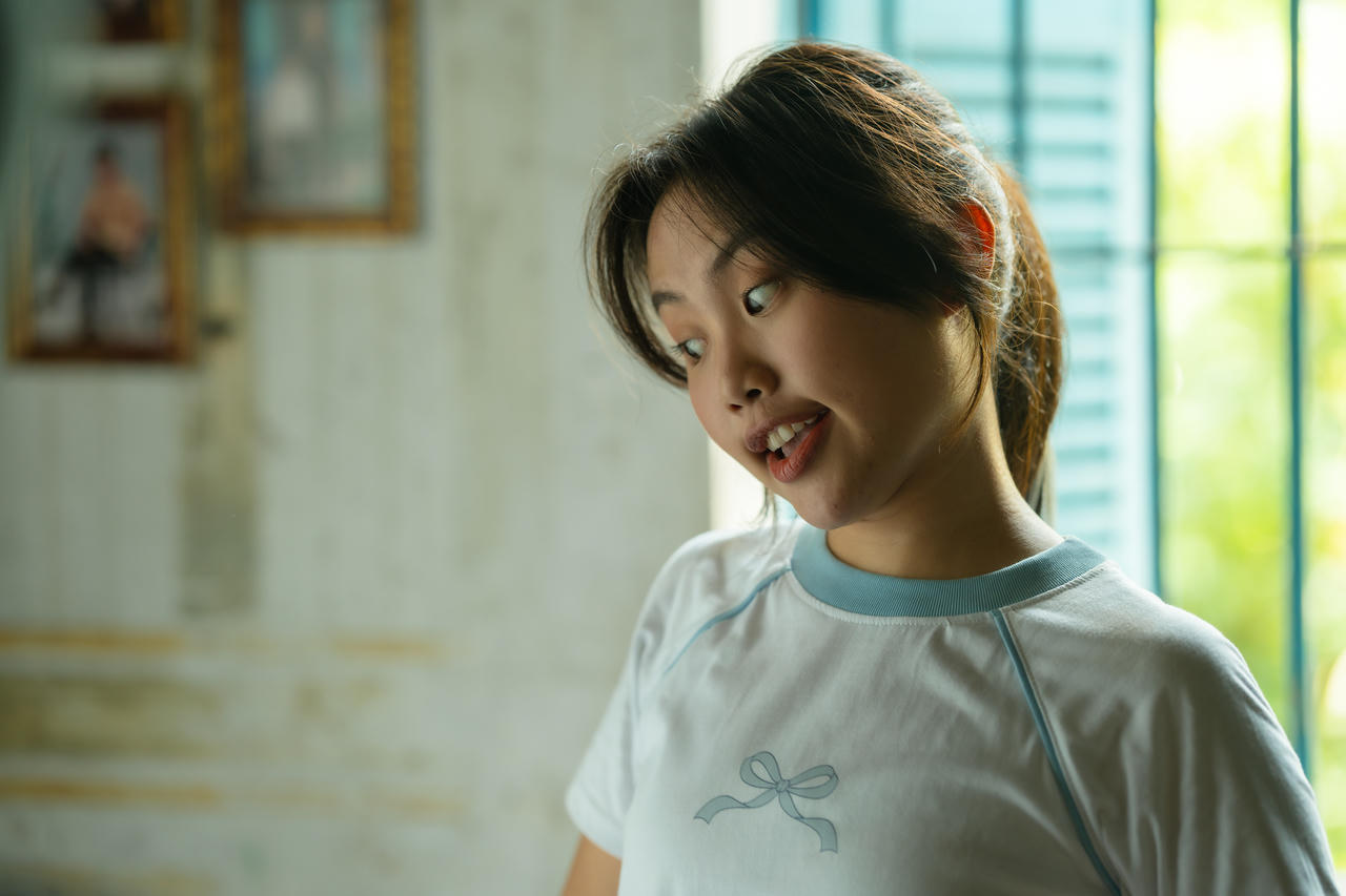 'Nhà gia tiên' thu 227 tỷ, vươn lên top 7 phim Việt có doanh thu cao nhất