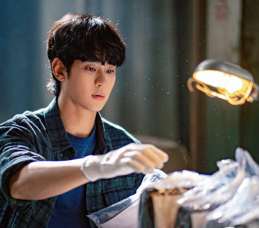 Vì sao Kim Soo Hyun khó trở lại thời đỉnh cao?