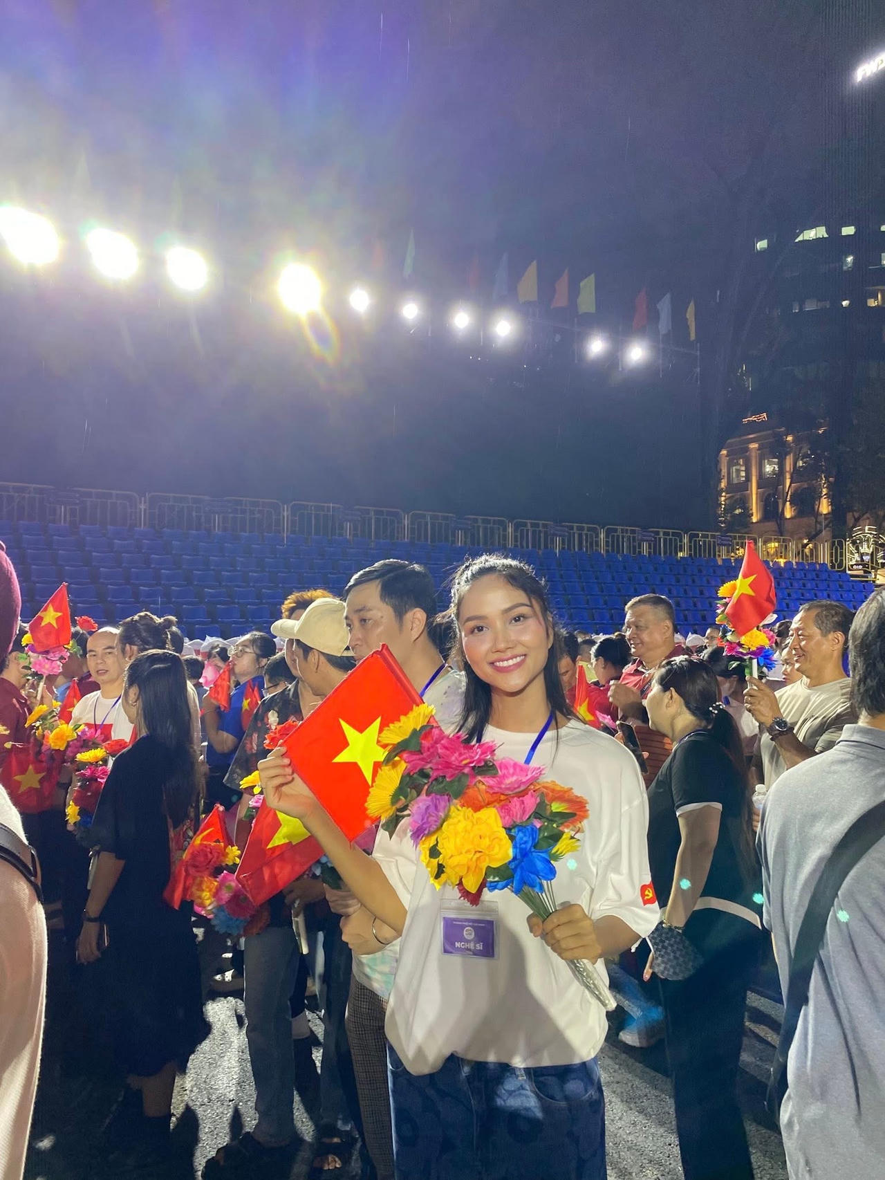 Dàn Hoa hậu, nghệ sĩ tự hào tham gia diễu binh mừng đại lễ 30/4