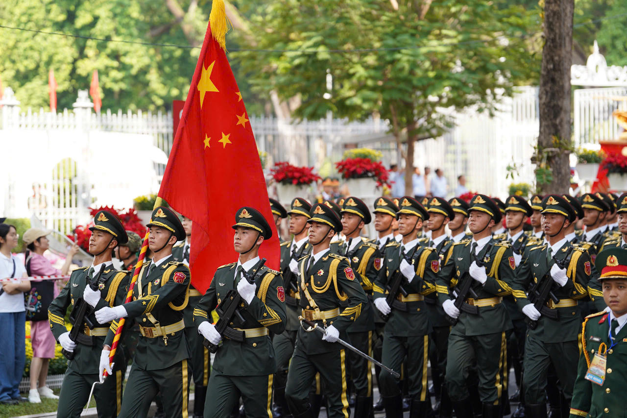 Mãn nhãn cảnh quân đội Việt Nam và 3 nước Trung Quốc, Lào, Campuchia tổng duyệt diễu binh 30/4