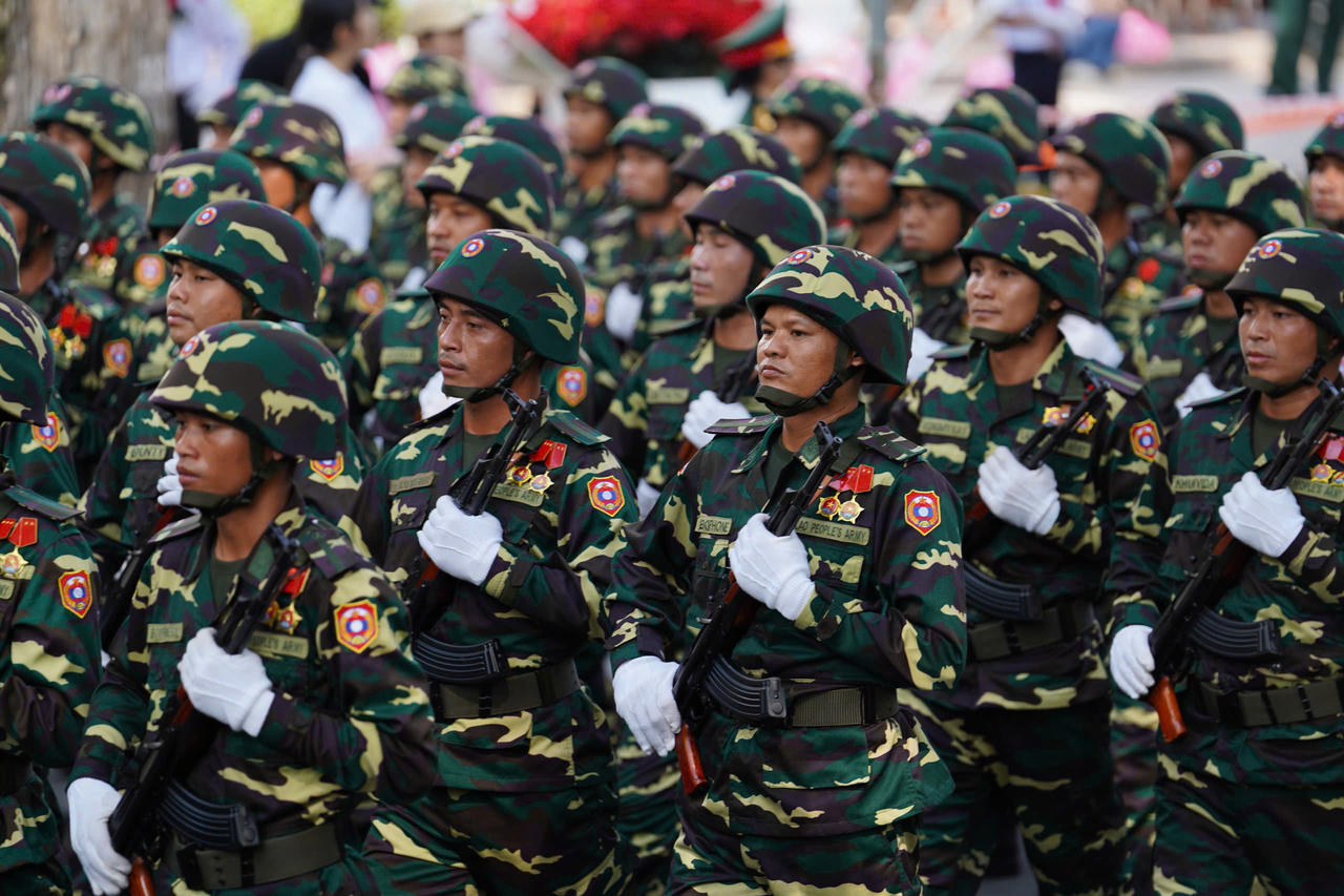 Mãn nhãn cảnh quân đội Việt Nam và 3 nước Trung Quốc, Lào, Campuchia tổng duyệt diễu binh 30/4