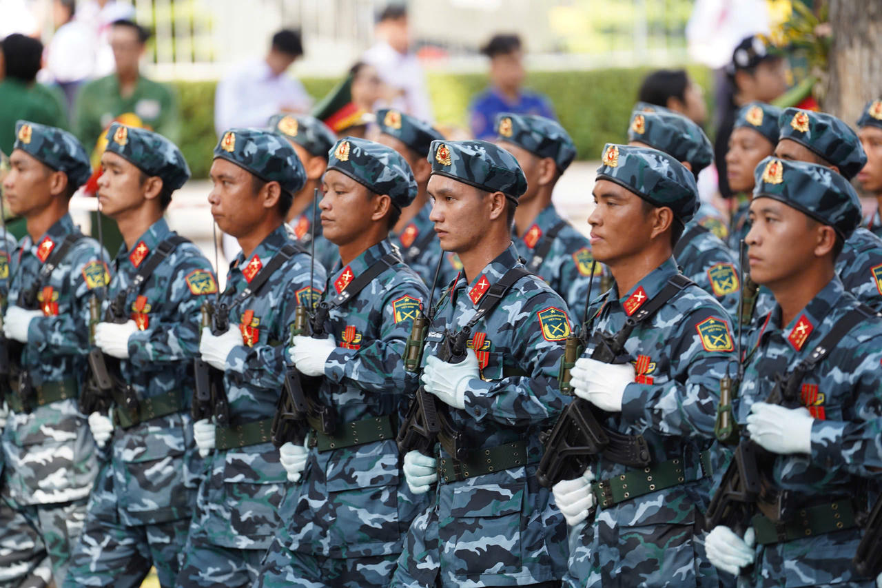 Mãn nhãn cảnh quân đội Việt Nam và 3 nước Trung Quốc, Lào, Campuchia tổng duyệt diễu binh 30/4