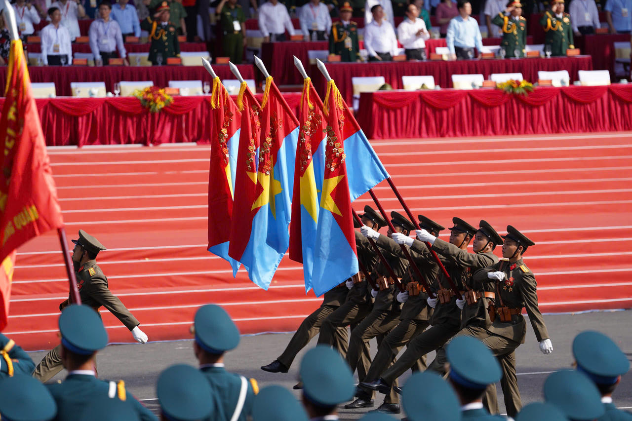 Mãn nhãn cảnh quân đội Việt Nam và 3 nước Trung Quốc, Lào, Campuchia tổng duyệt diễu binh 30/4