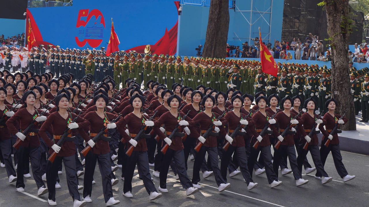 Mãn nhãn cảnh quân đội Việt Nam và 3 nước Trung Quốc, Lào, Campuchia tổng duyệt diễu binh 30/4