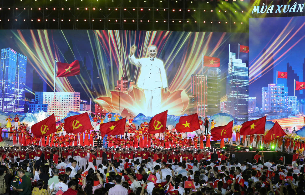 Tổng Bí thư Tô Lâm dự chương trình 'Mùa xuân thống nhất'