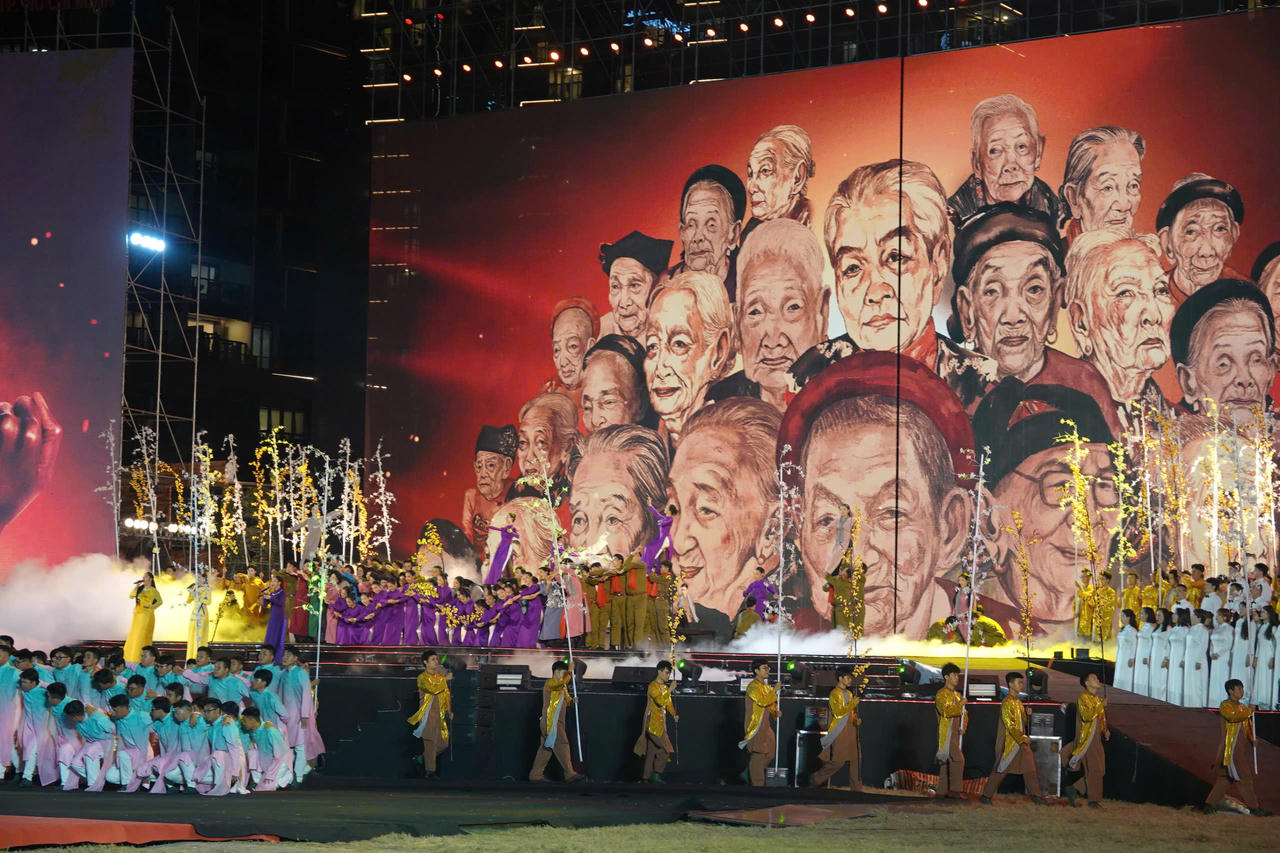 Tổng Bí thư Tô Lâm dự chương trình 'Mùa xuân thống nhất'