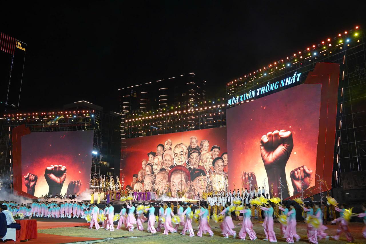 Tổng Bí thư Tô Lâm dự chương trình 'Mùa xuân thống nhất'