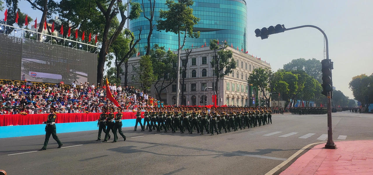 Hùng tráng cảnh diễu binh, diễu hành cấp Nhà nước sáng 30/4