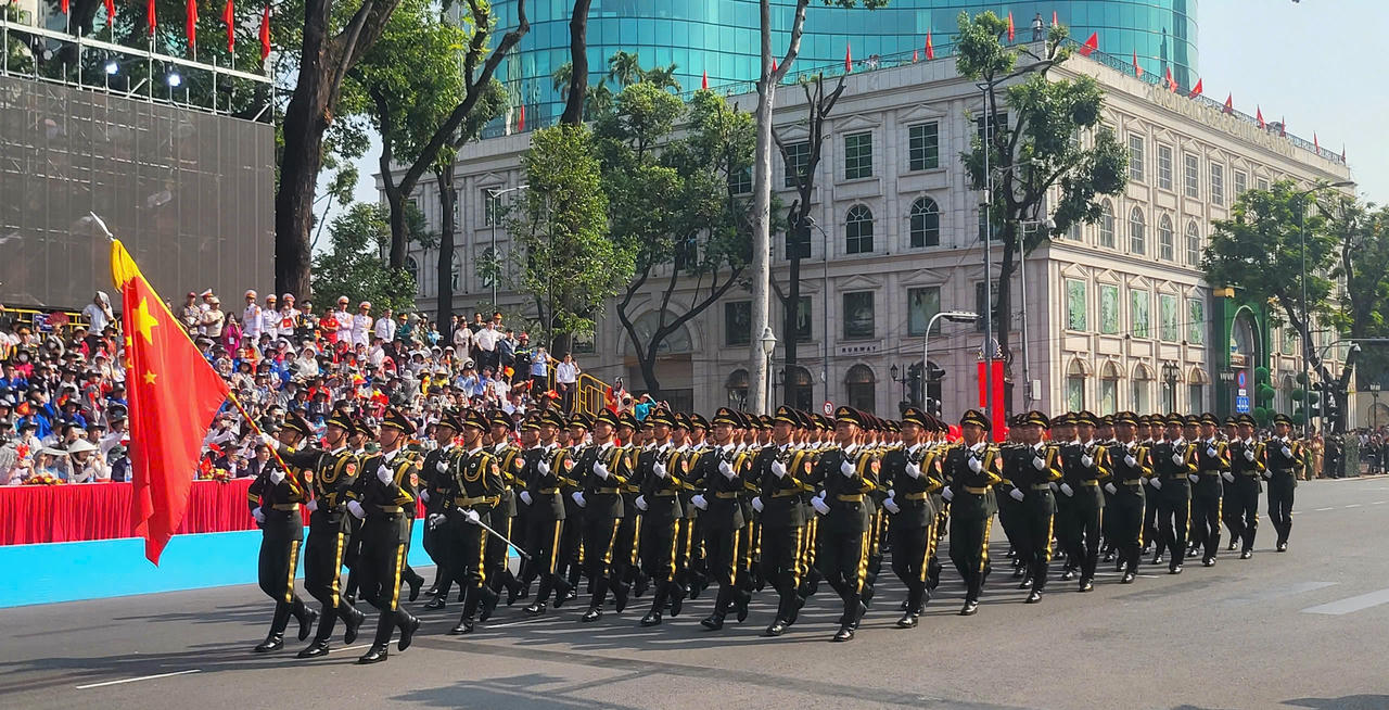 Hùng tráng cảnh diễu binh, diễu hành cấp Nhà nước sáng 30/4