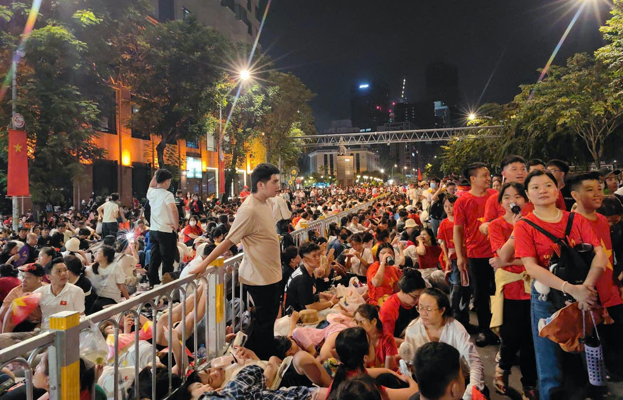 LỄ KỶ NIỆM, DIỄU BINH, DIỄU HÀNH MỪNG 50 NĂM GIẢI PHÓNG MIỀN NAM, THỐNG NHẤT ĐẤT NƯỚC