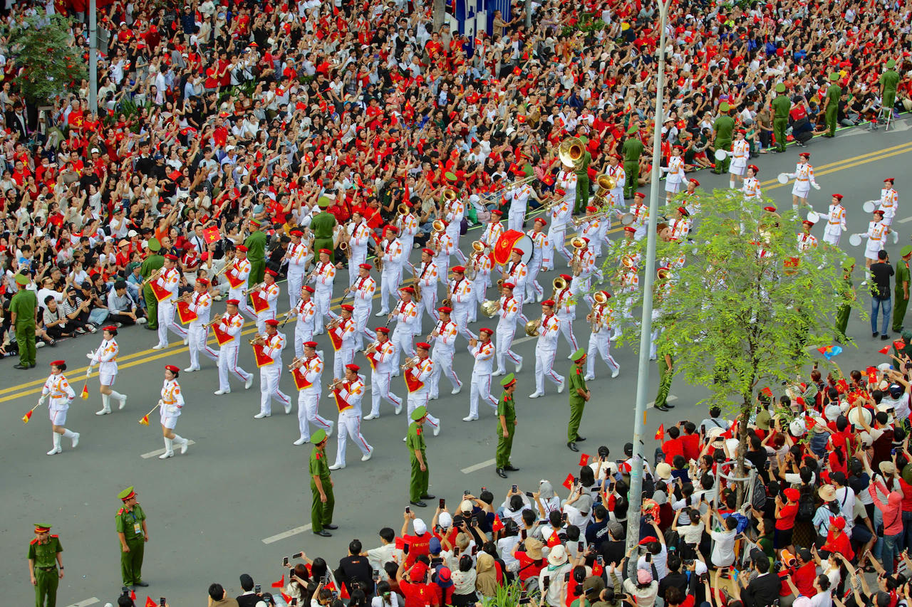 Hùng tráng cảnh diễu binh, diễu hành cấp Nhà nước sáng 30/4