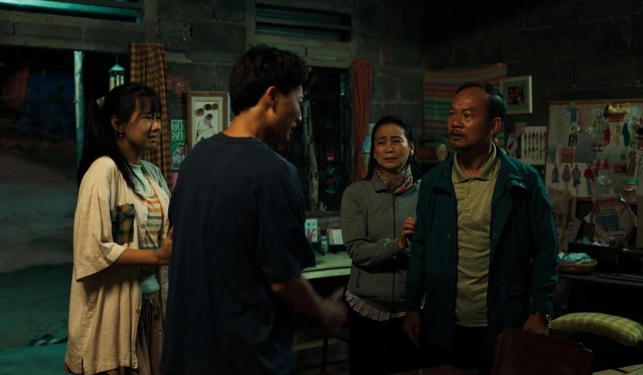 Phim 'Lật mặt 8' thu 100 tỷ đồng