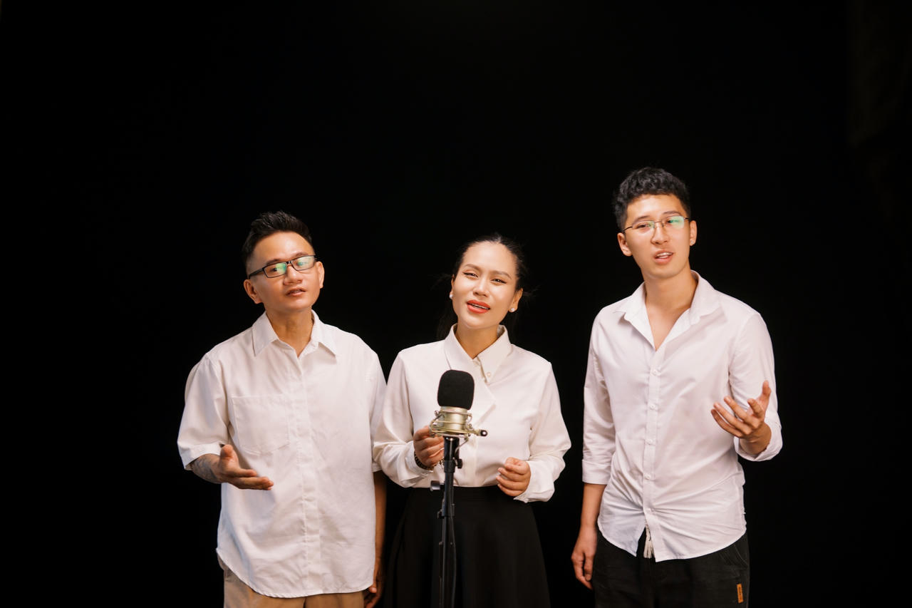 NSƯT Thành Lộc và hơn 20 nghệ sĩ hát “Đường từ tâm” mừng Đại lễ Vesak 2025