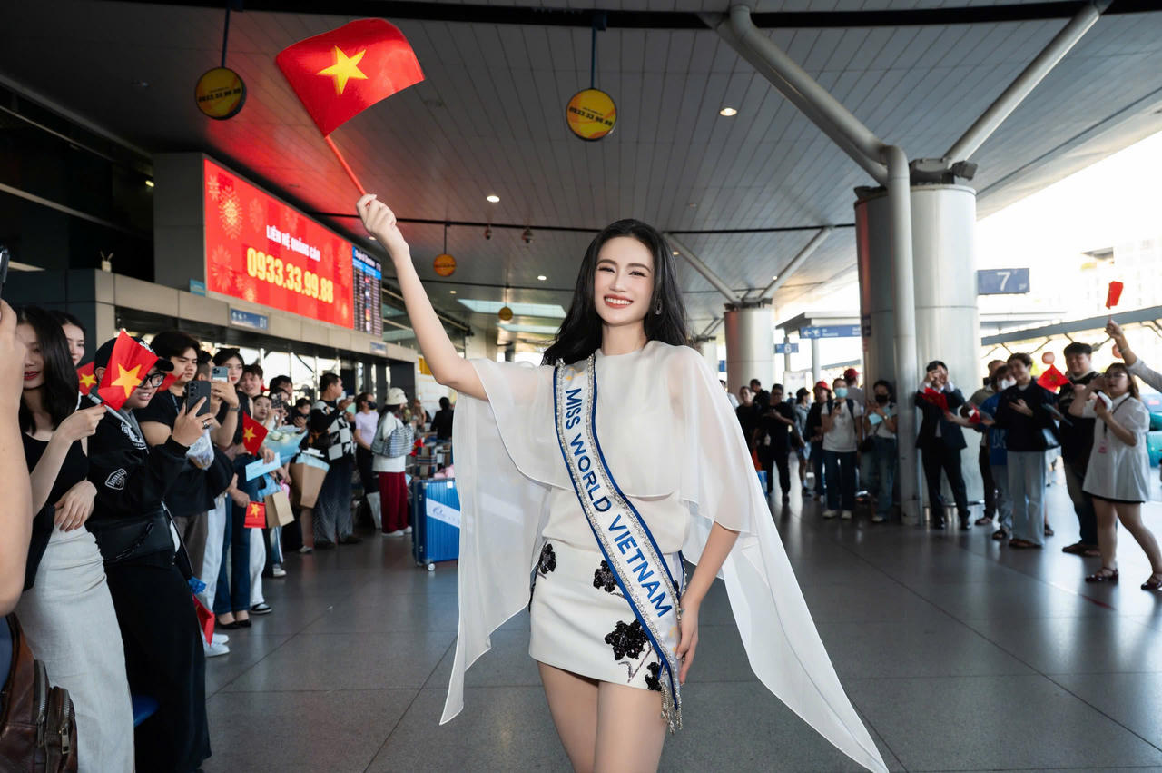 Ý Nhi sang Ấn Độ thi Miss World lần thứ 72