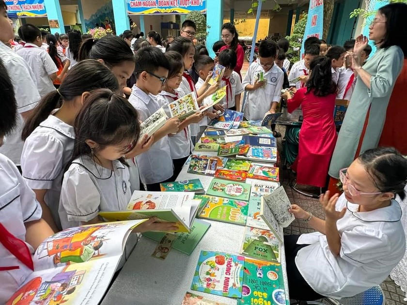 Khó khăn khi đưa tiết đọc sách vào thời khóa biểu chính khóa 